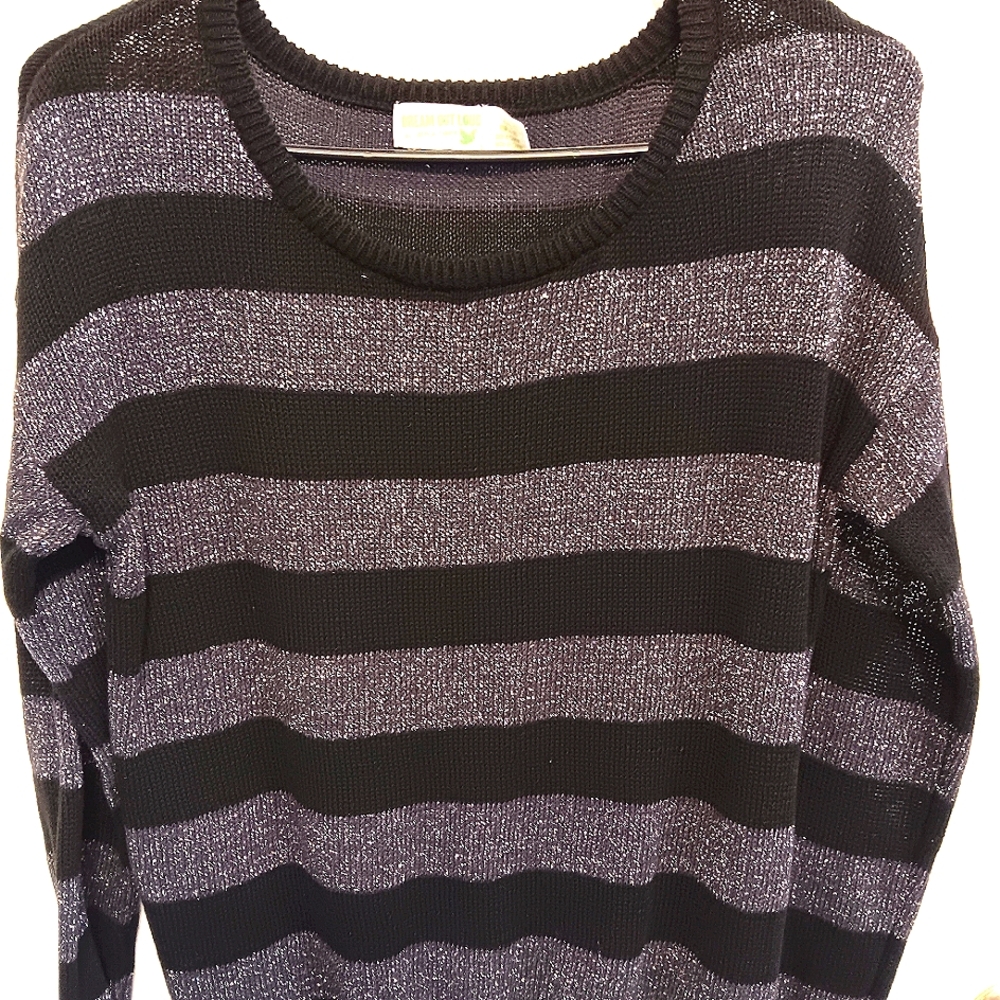 Dream Out Loud Ladies XL Sweater with silver threads